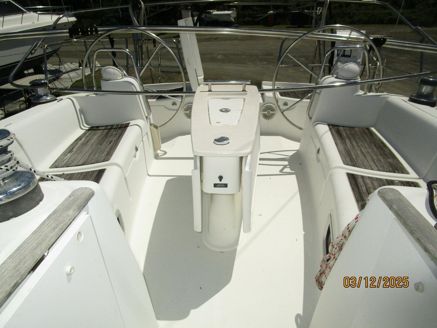 43' Beneteau cockpit aft