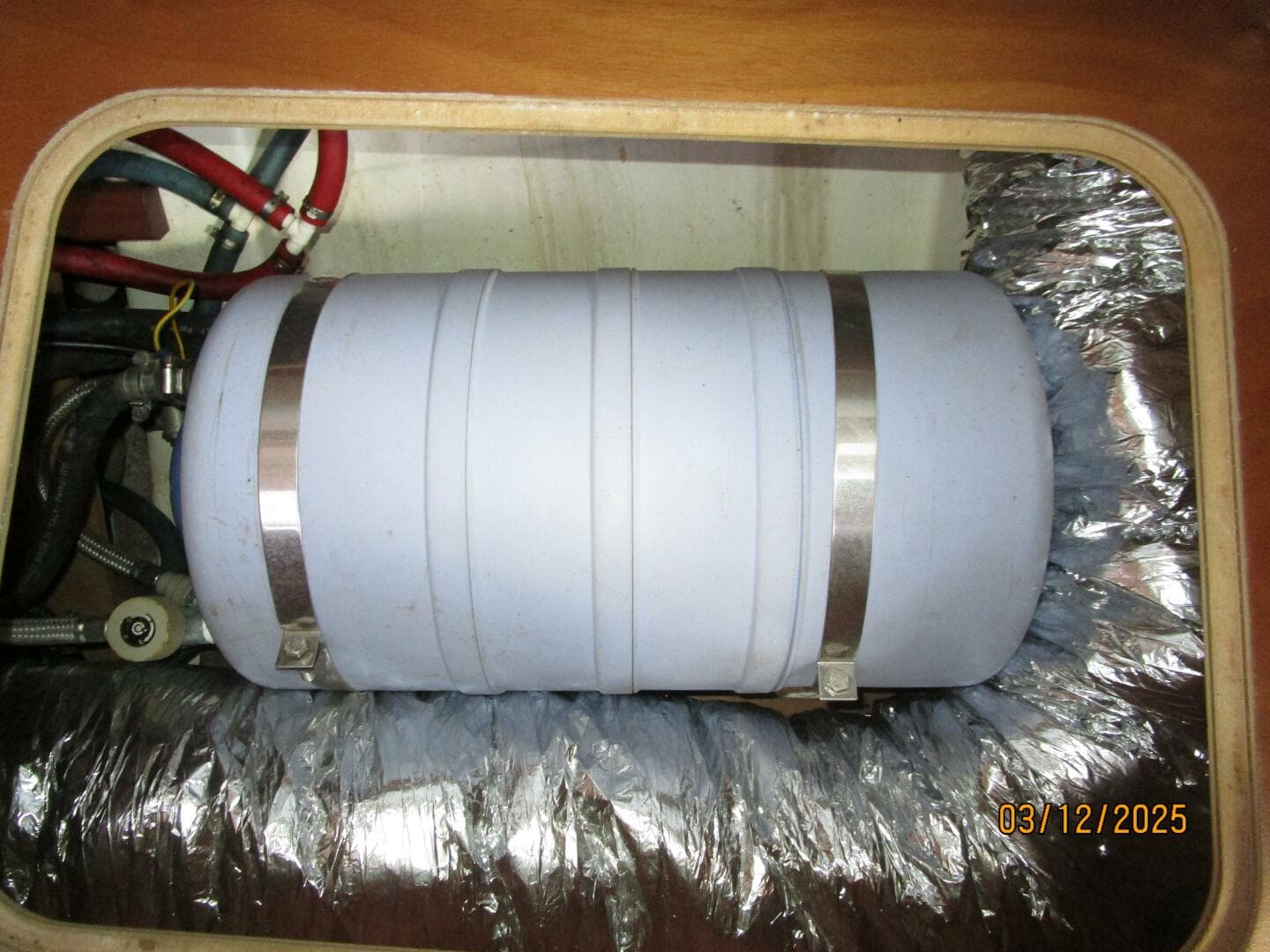 43' Beneteau water heater