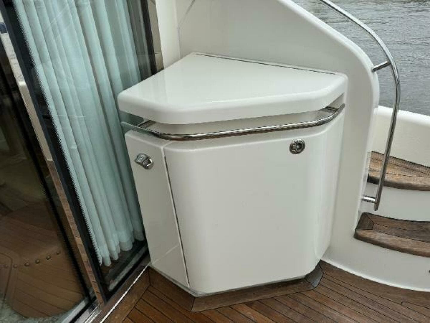 2010 Tiara Yachts 5800 Sovran