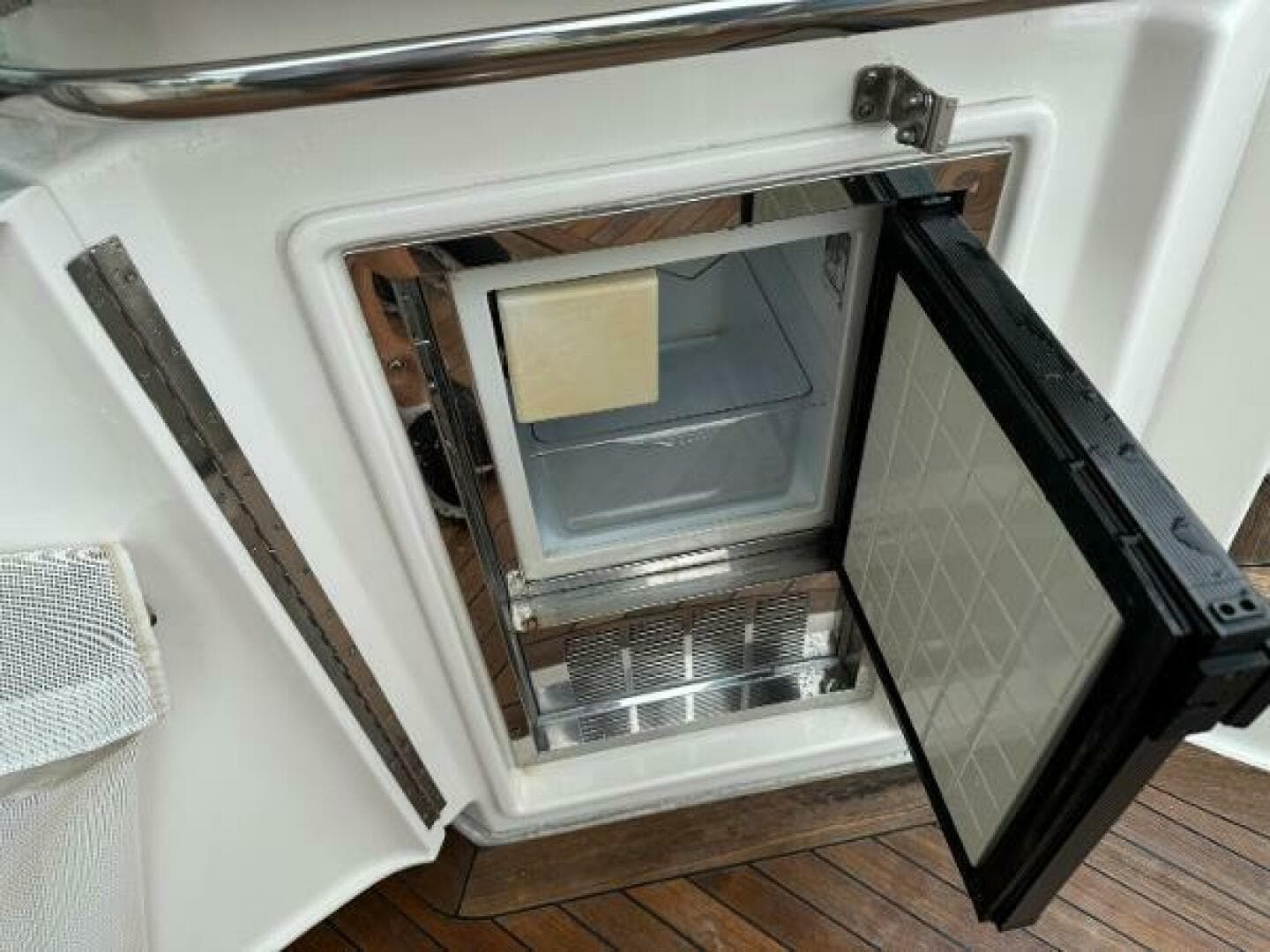 2010 Tiara Yachts 5800 Sovran