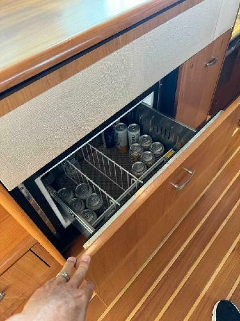 2010 Tiara Yachts 5800 Sovran