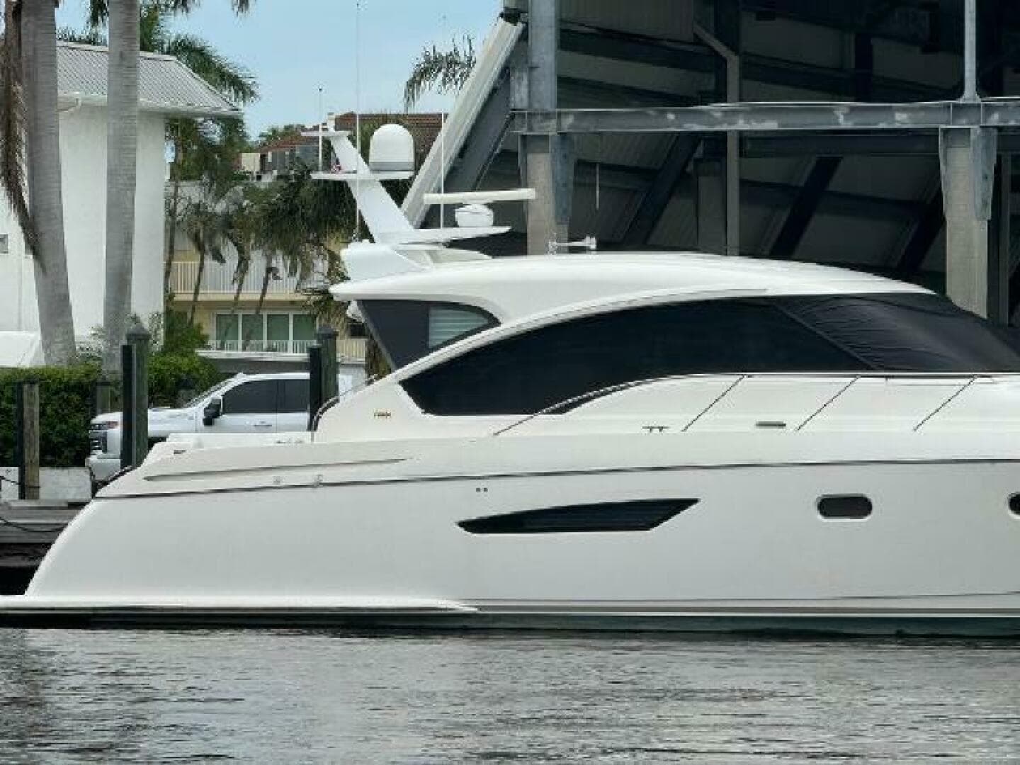 2010 Tiara Yachts 5800 Sovran