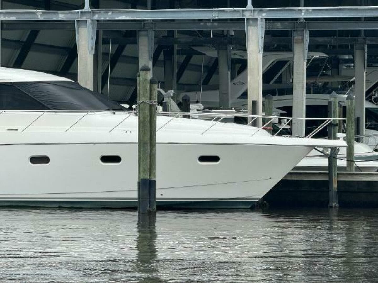 2010 Tiara Yachts 5800 Sovran