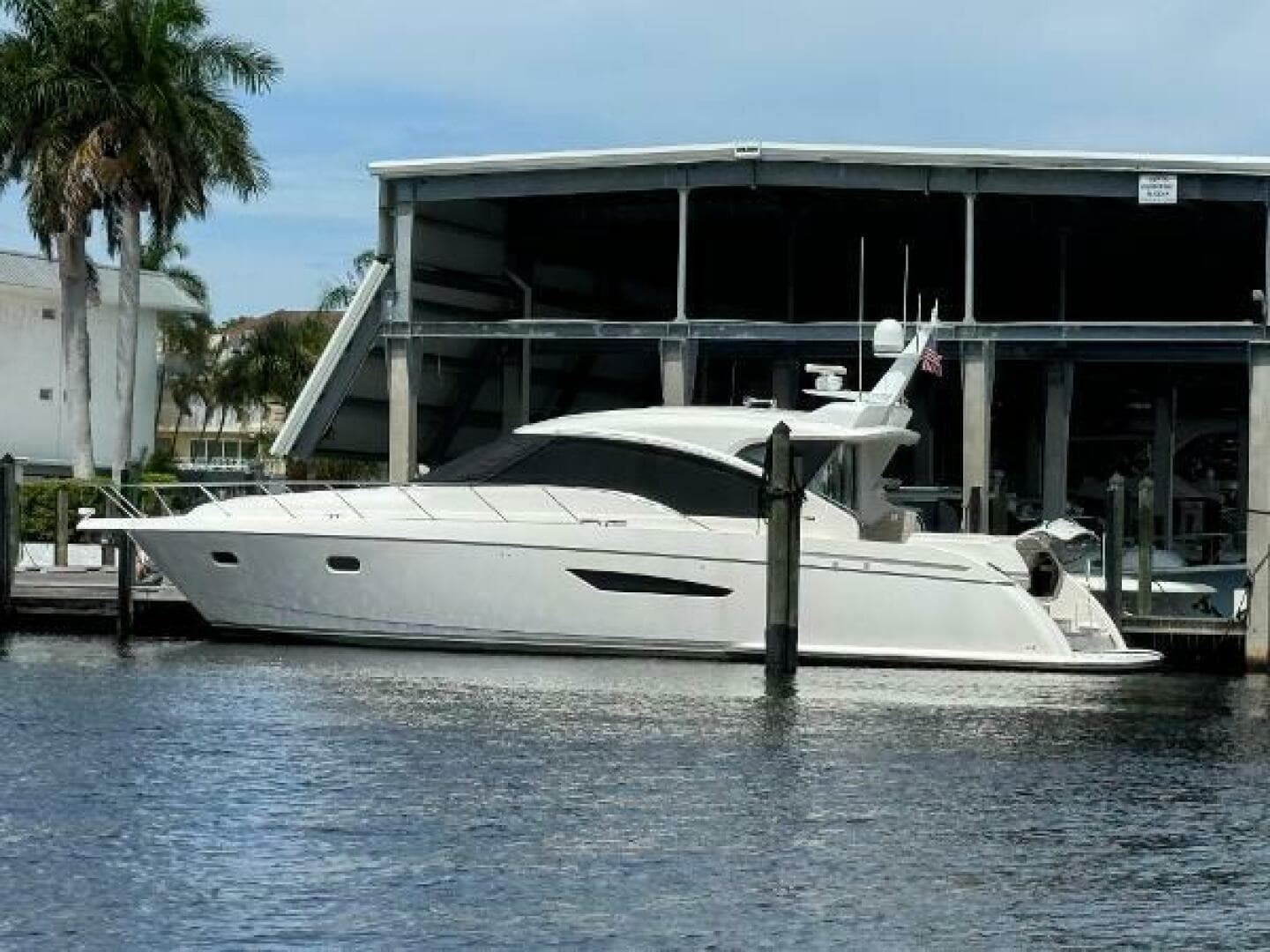 2010 Tiara Yachts 5800 Sovran