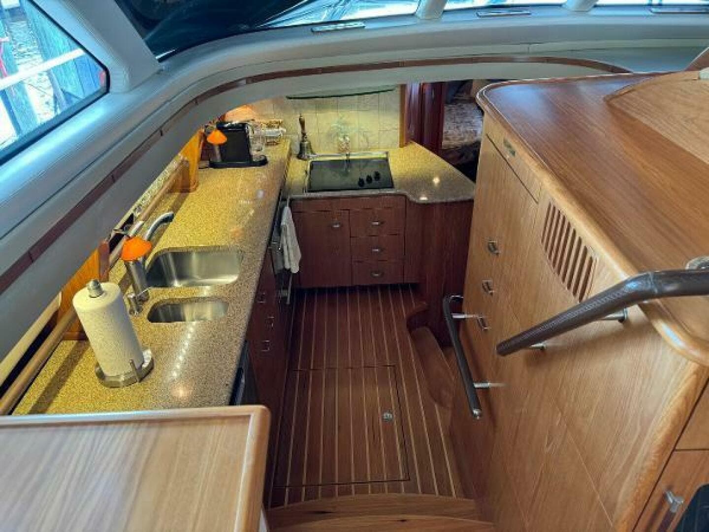 2010 Tiara Yachts 5800 Sovran