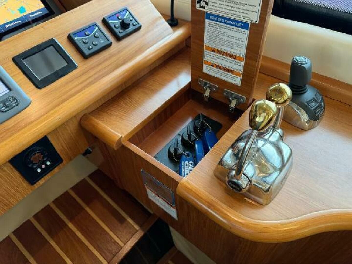 2010 Tiara Yachts 5800 Sovran