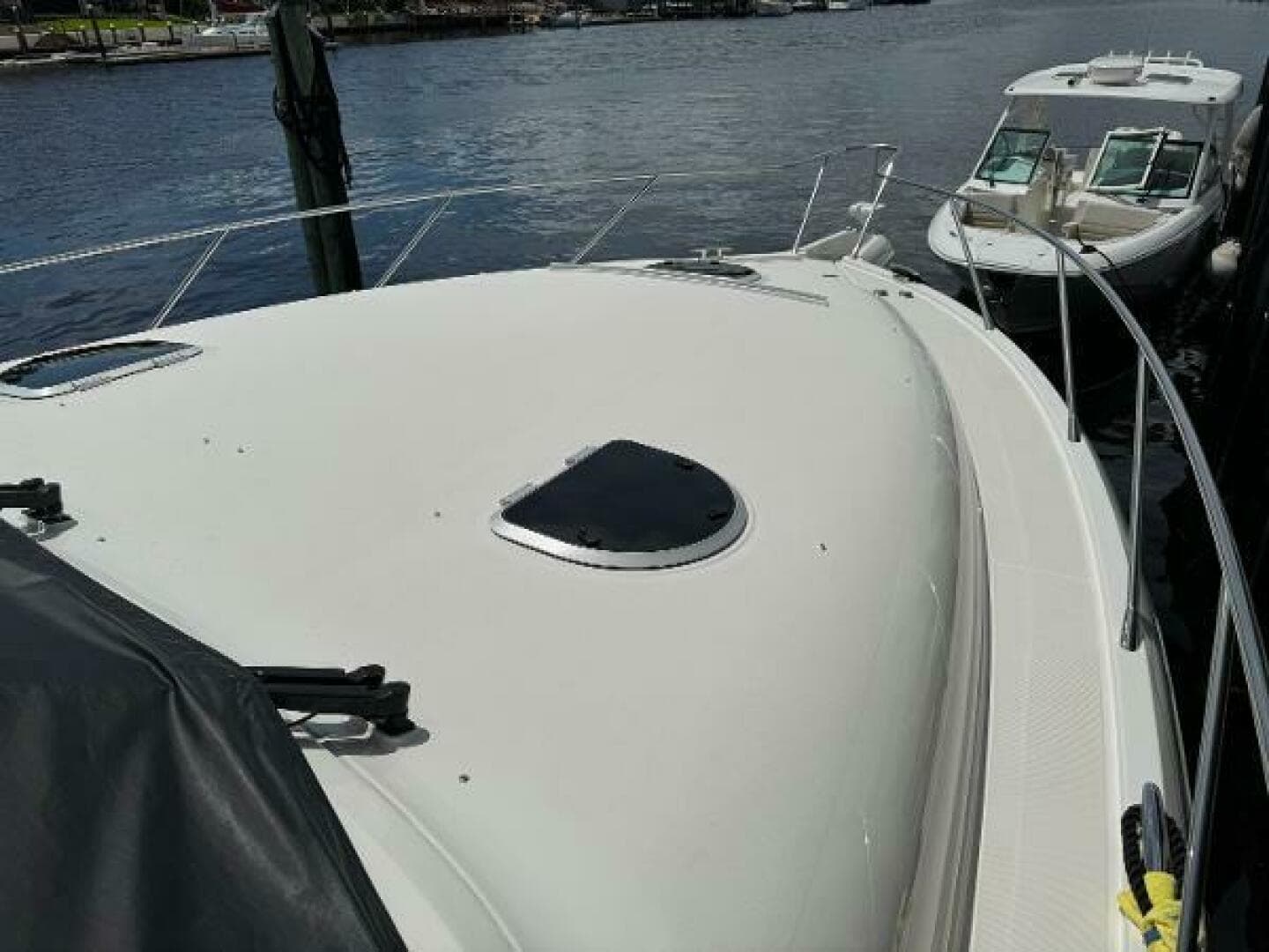 2010 Tiara Yachts 5800 Sovran