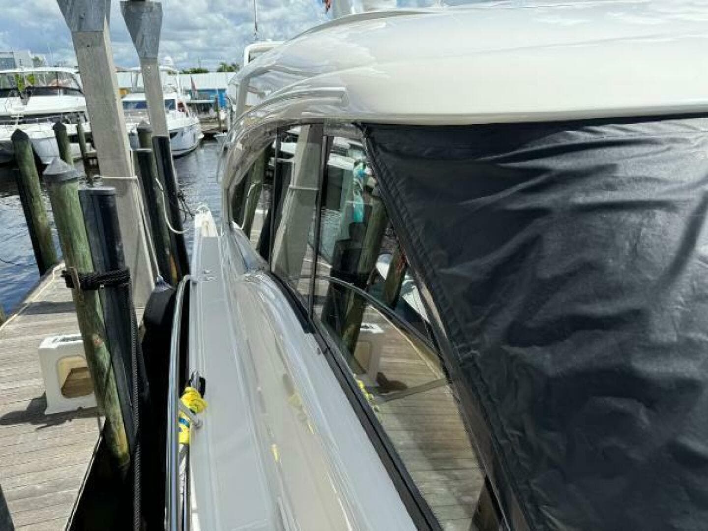 2010 Tiara Yachts 5800 Sovran