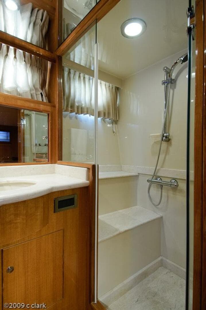 2005 Ocean Alexander 58 - Guest Head