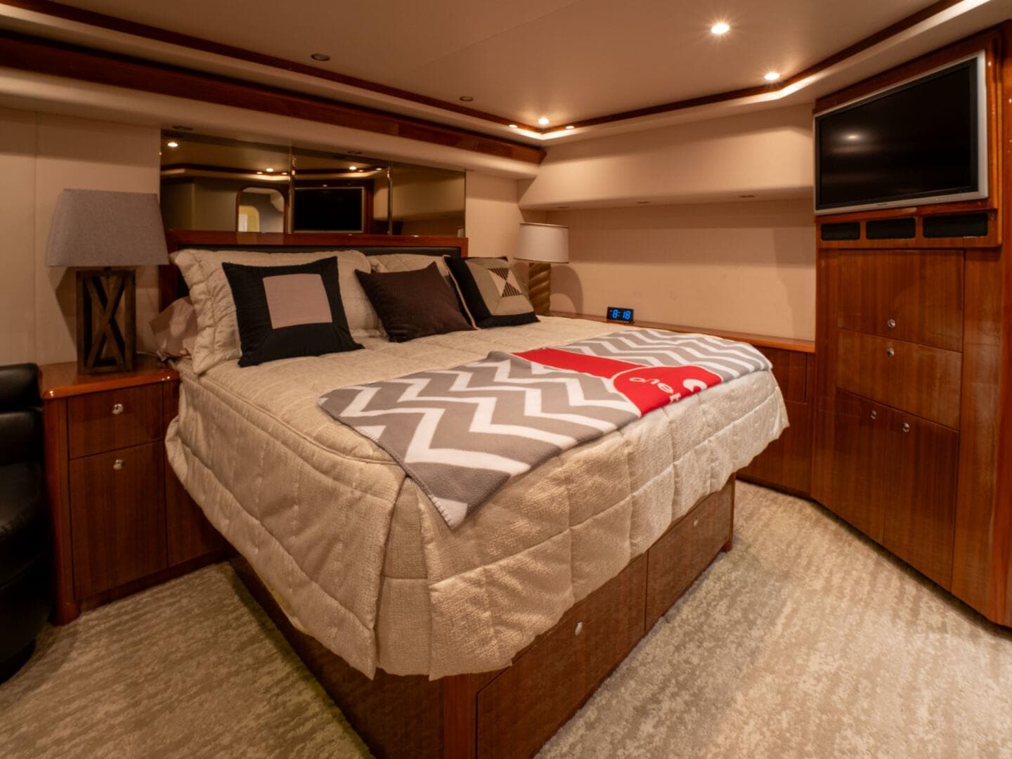 2005 Viking 74 Enclosed Bridge