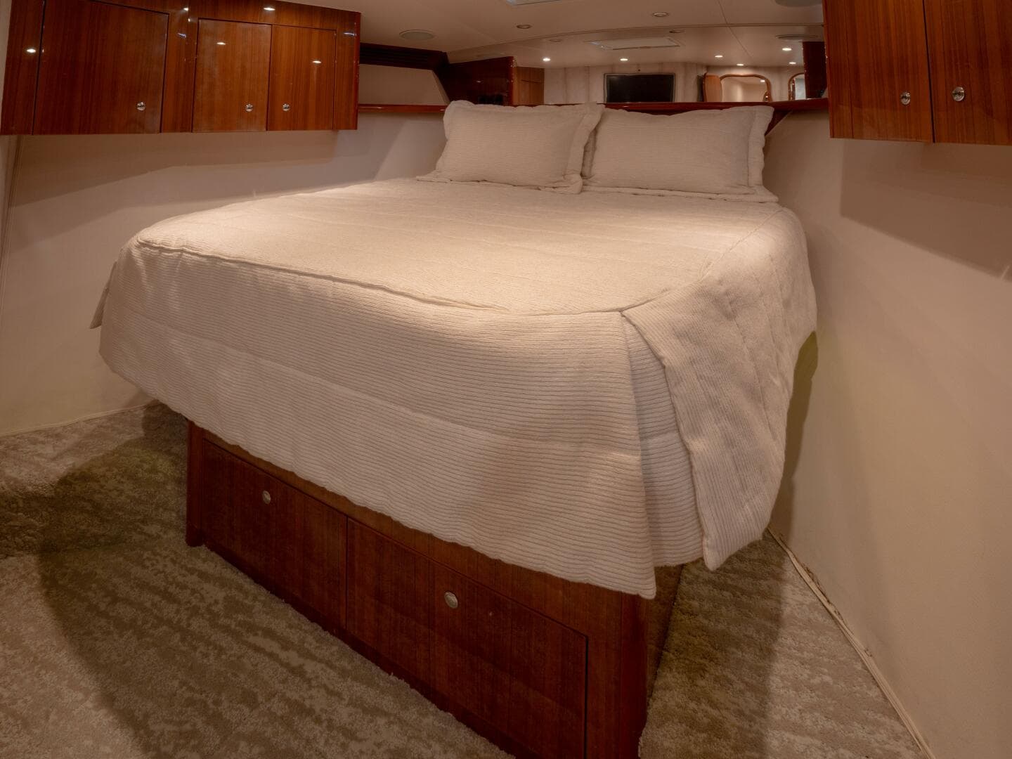 2005 Viking 74 Enclosed Bridge