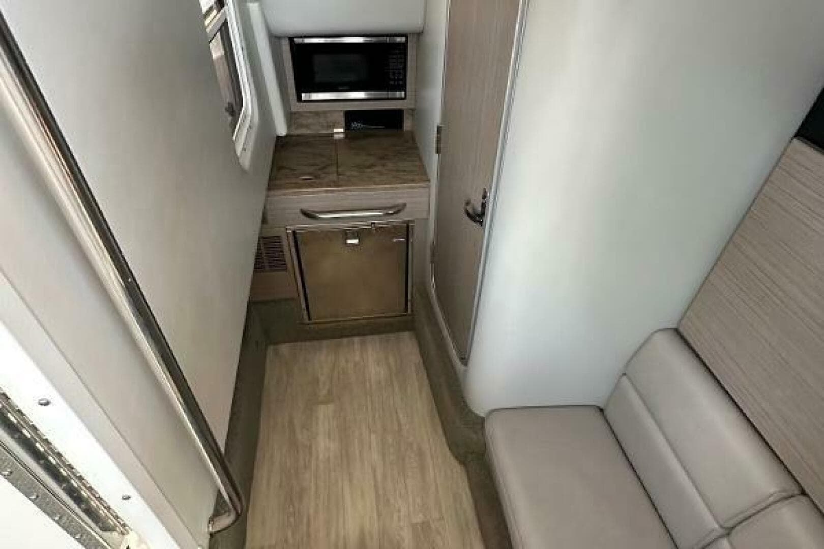 2020 Formula 350 Crossover Bowrider