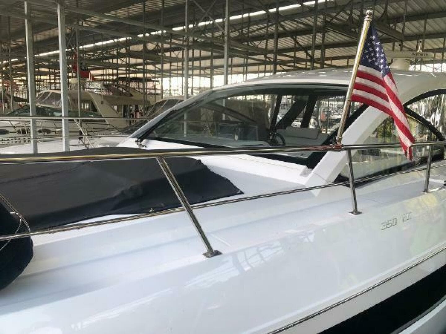 2022 Cruisers Yachts Express Coupe