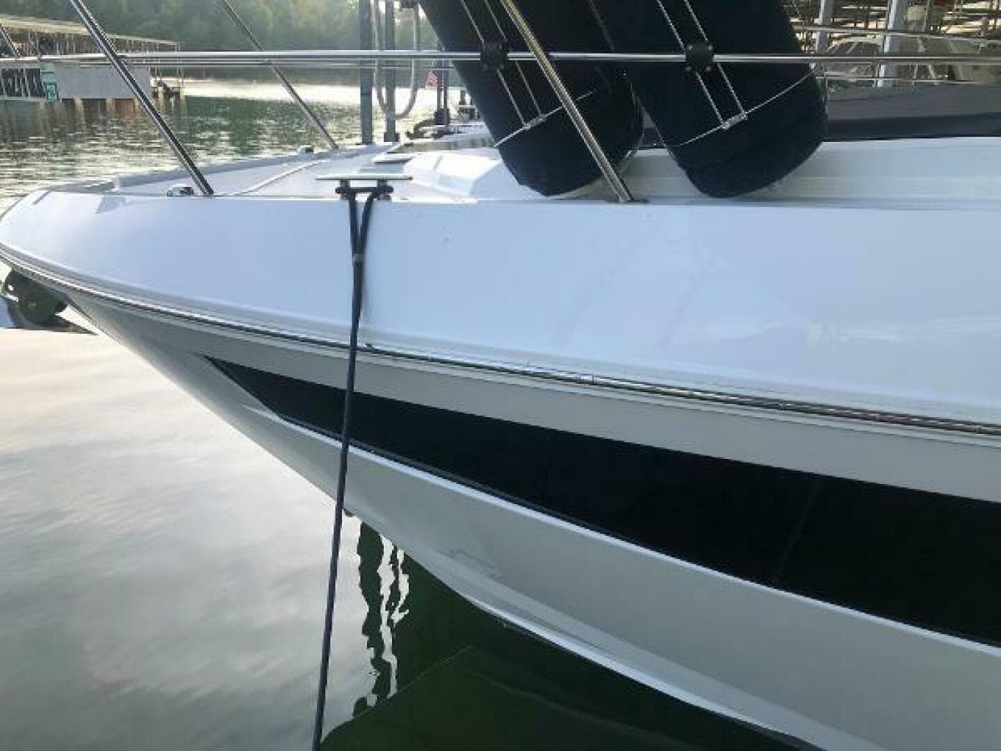 2022 Cruisers Yachts Express Coupe