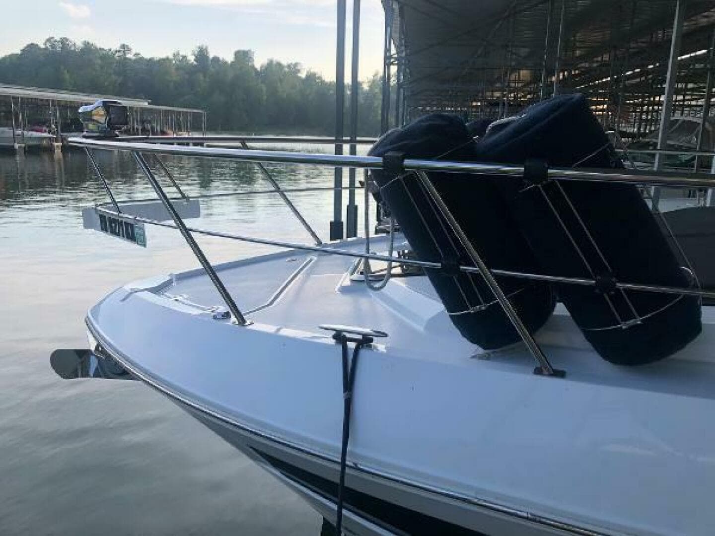 2022 Cruisers Yachts Express Coupe