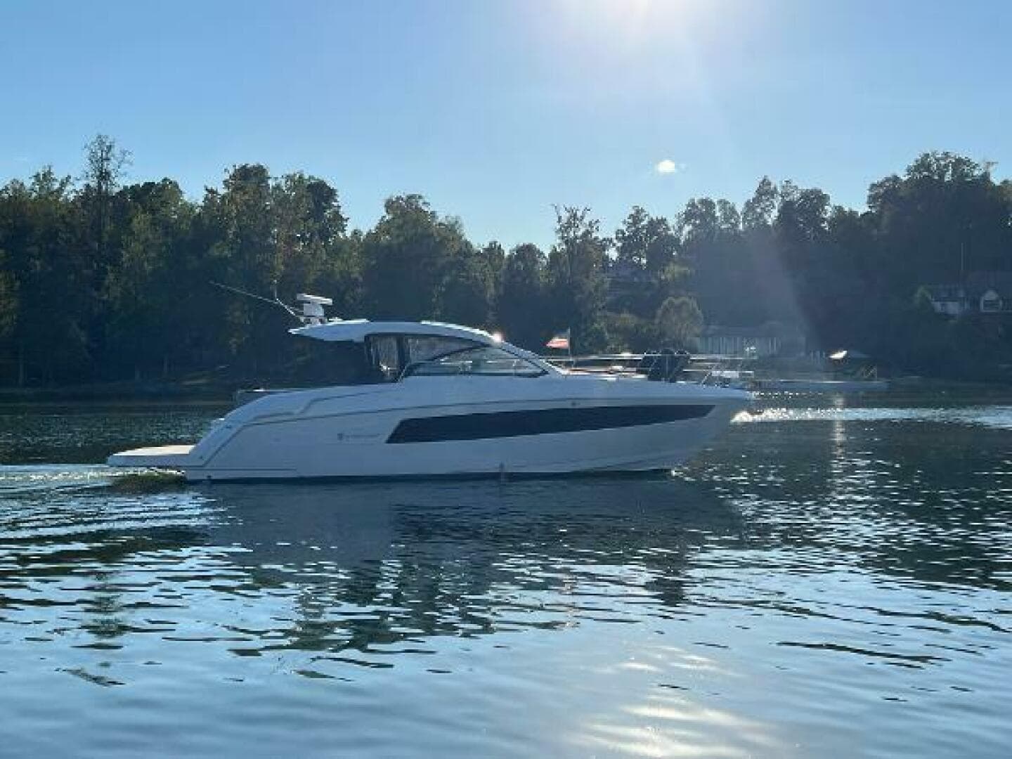 2022 Cruisers Yachts Express Coupe