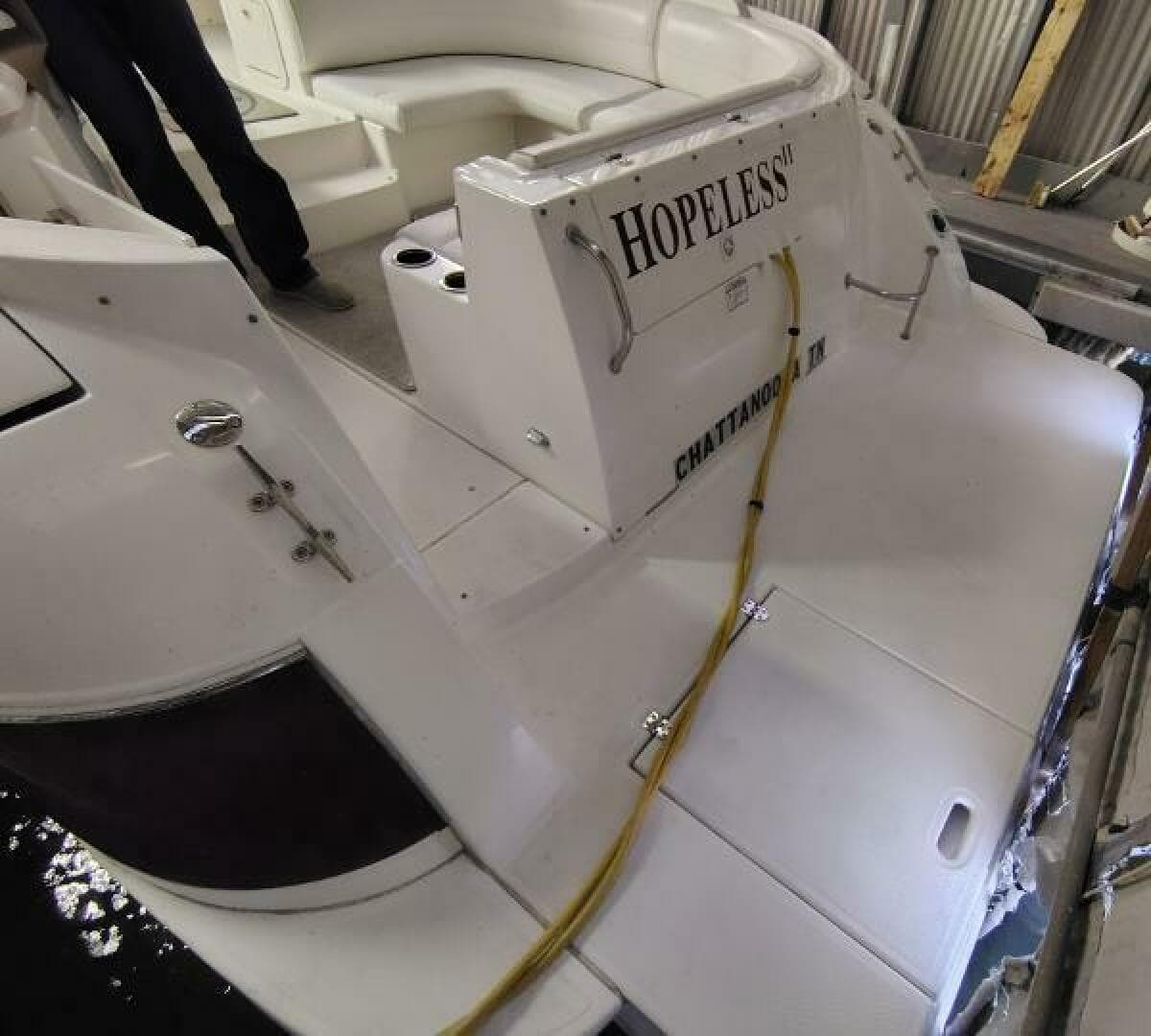 2004 Cruisers Yachts Express