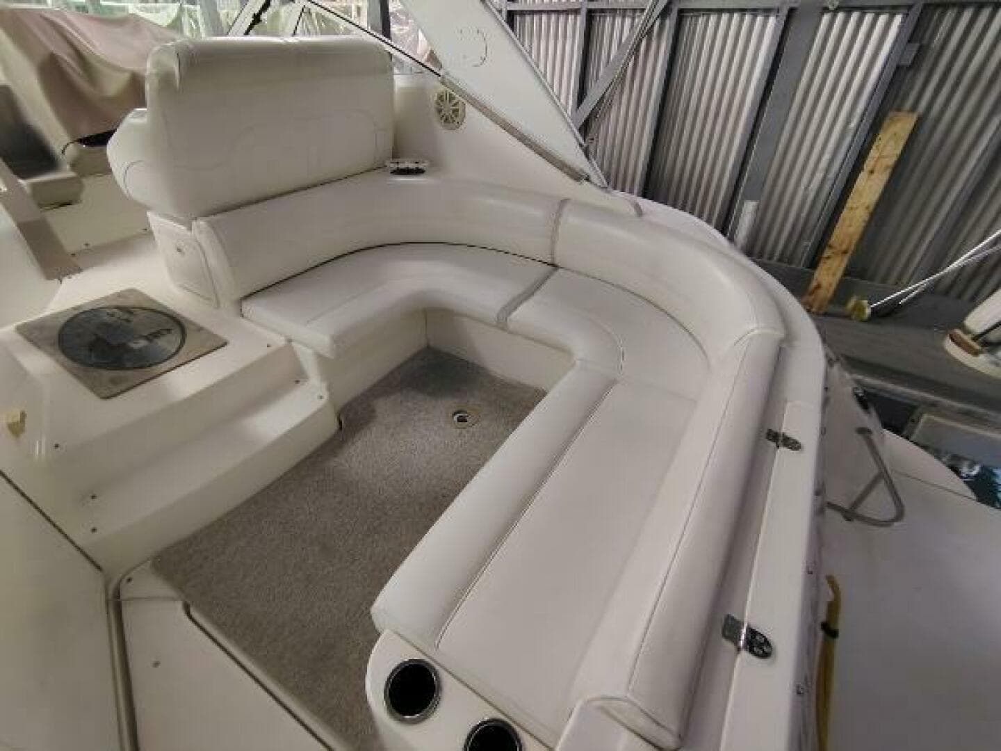 2004 Cruisers Yachts Express