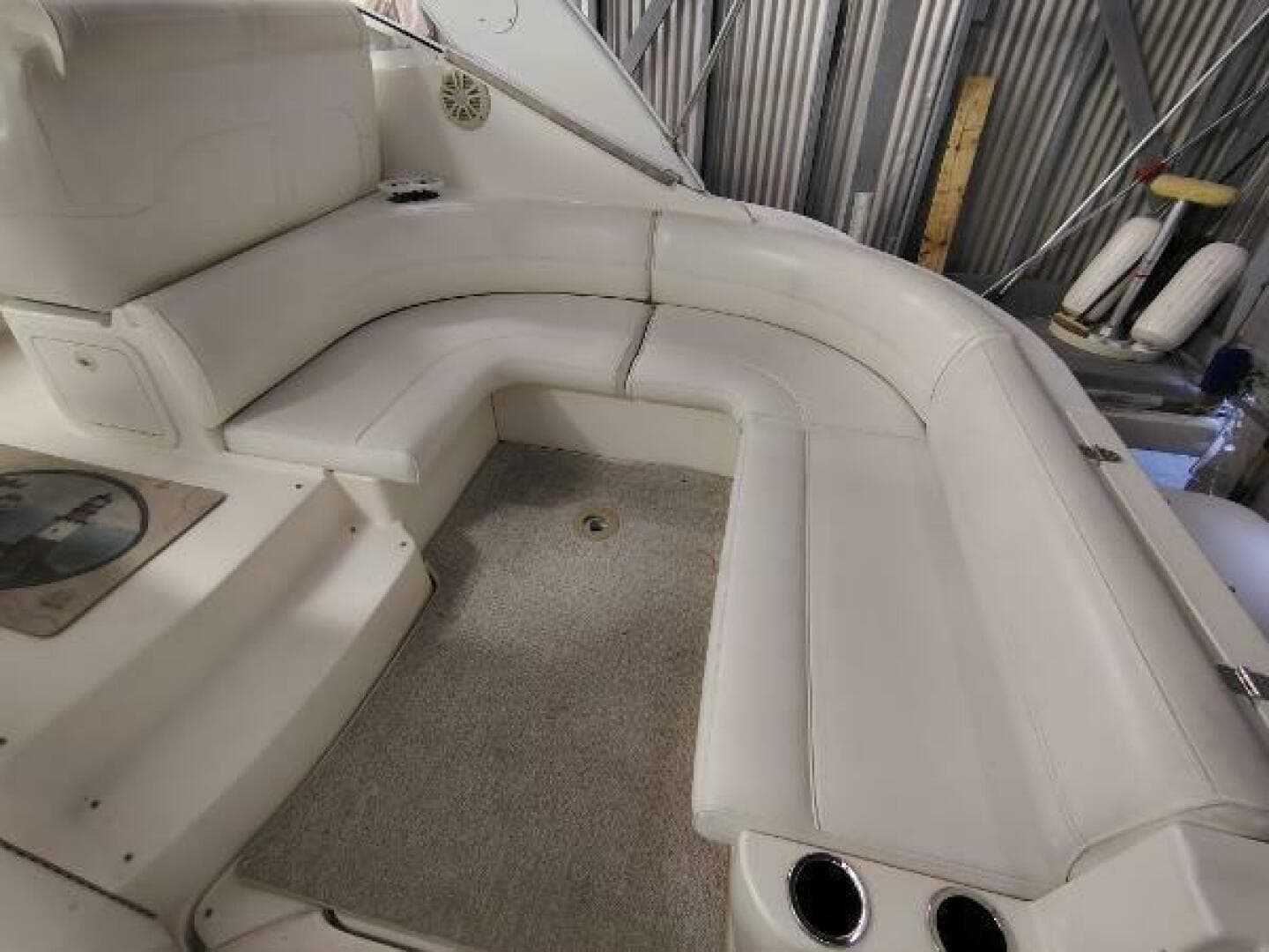 2004 Cruisers Yachts Express