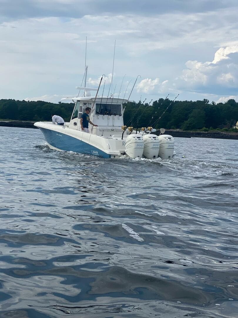 2015 Boston Whaler 350 Outrage