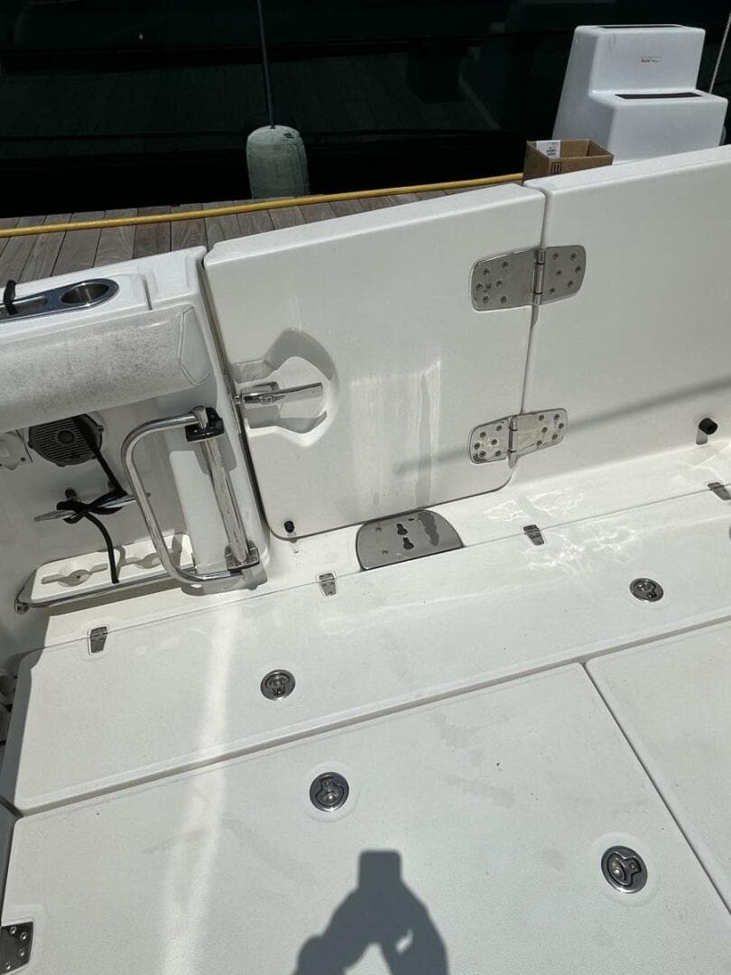 2015 Boston Whaler 350 Outrage