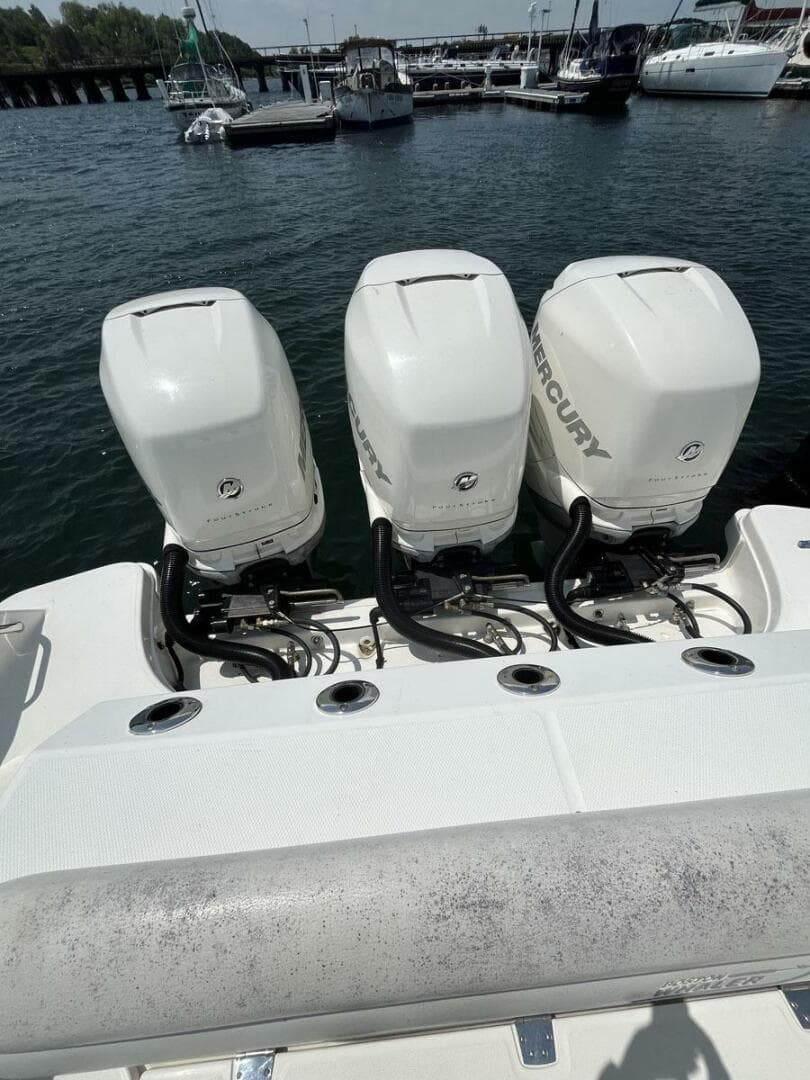 2015 Boston Whaler 350 Outrage