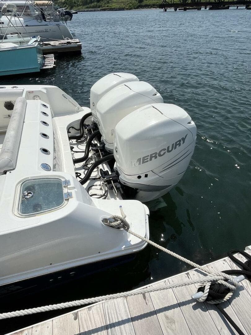 2015 Boston Whaler 350 Outrage