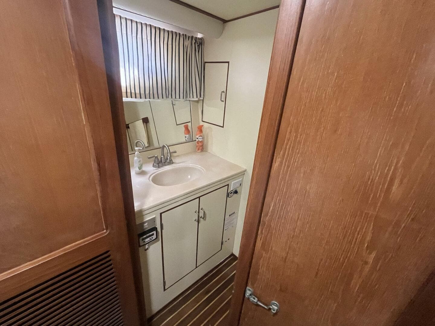 1987 Symbol 44 Sun Deck MK II