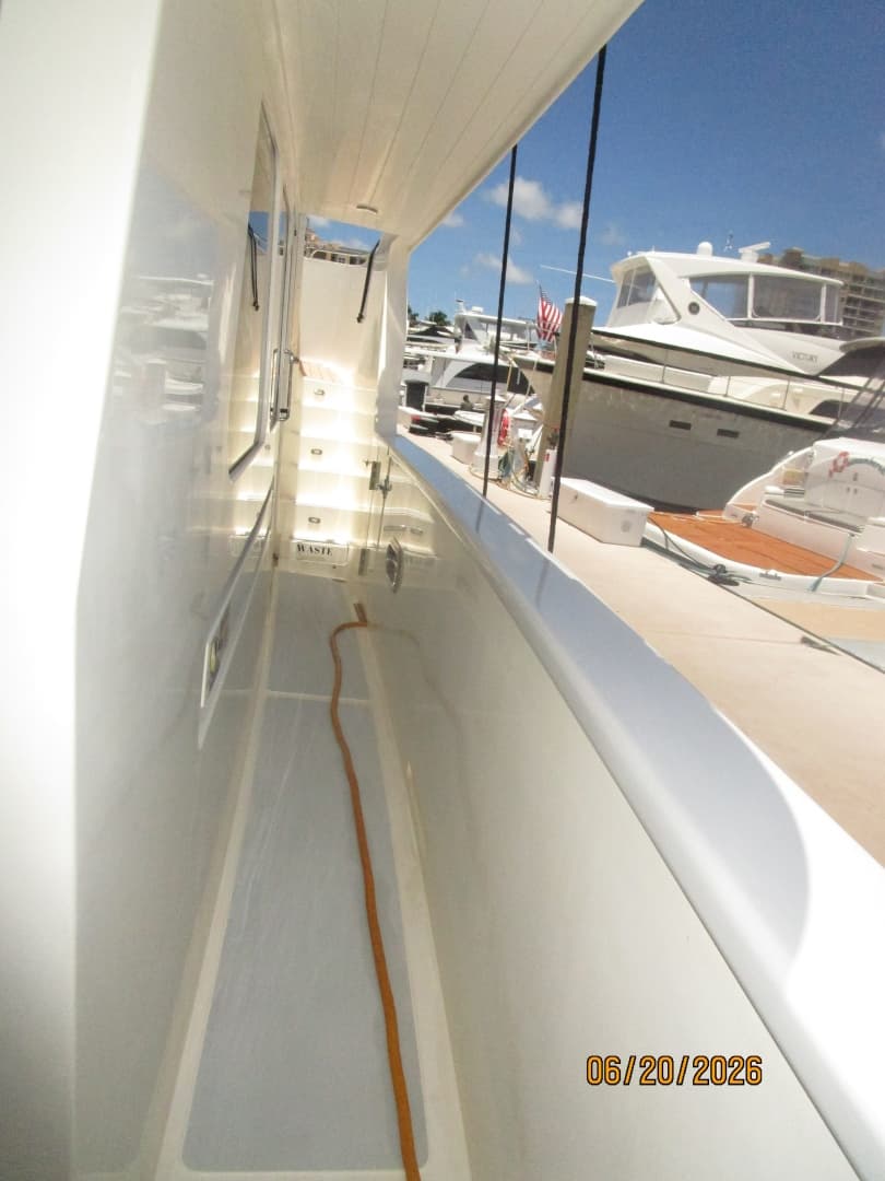 45' Northwest starboard side deck2