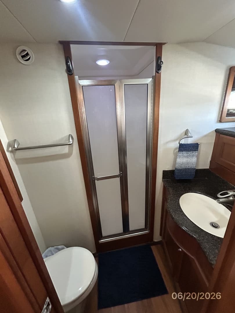 45' Northwest master stateroom head