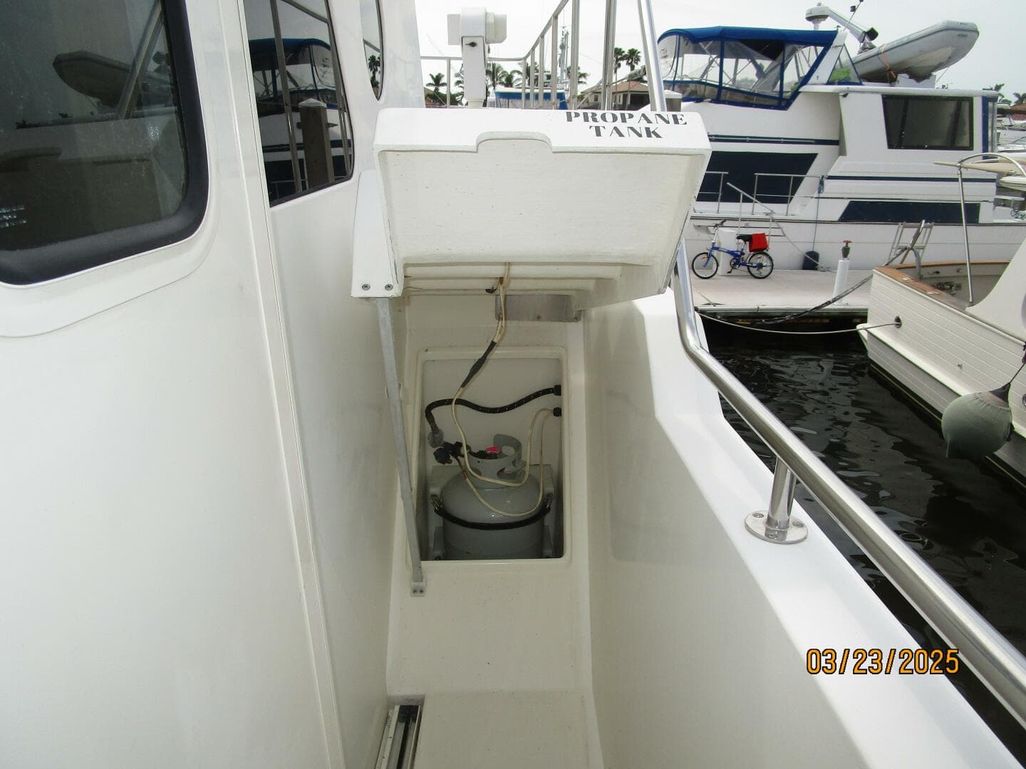 45' Northwest propane locker