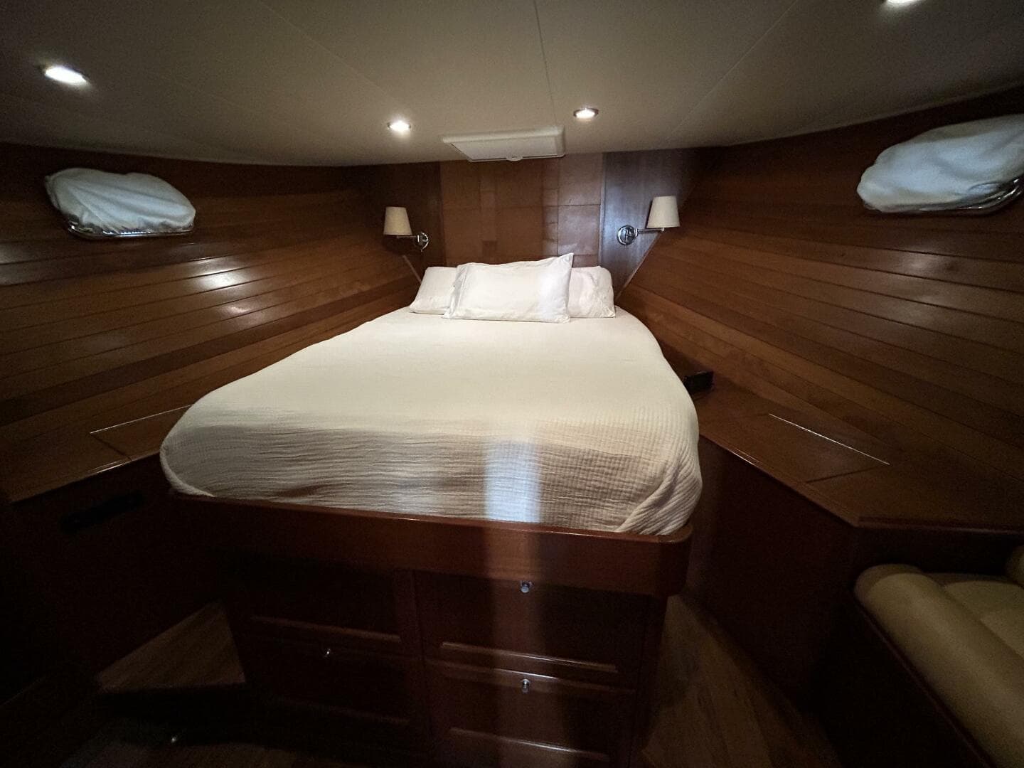 45' Northwest master stateroom