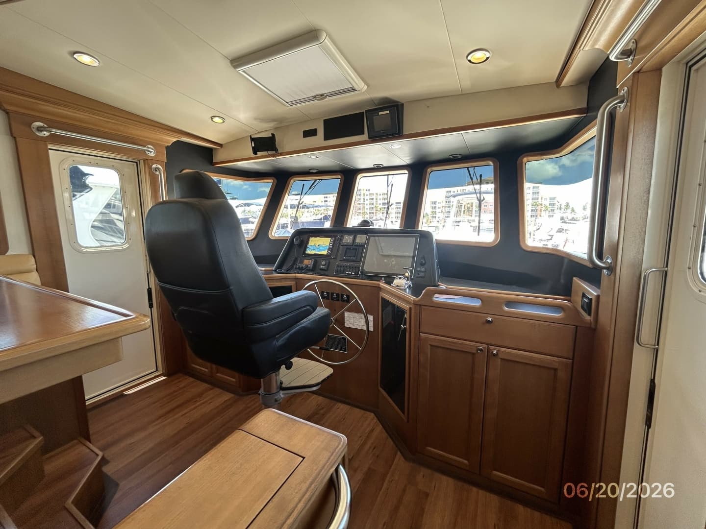 45' Northwest pilothouse forward