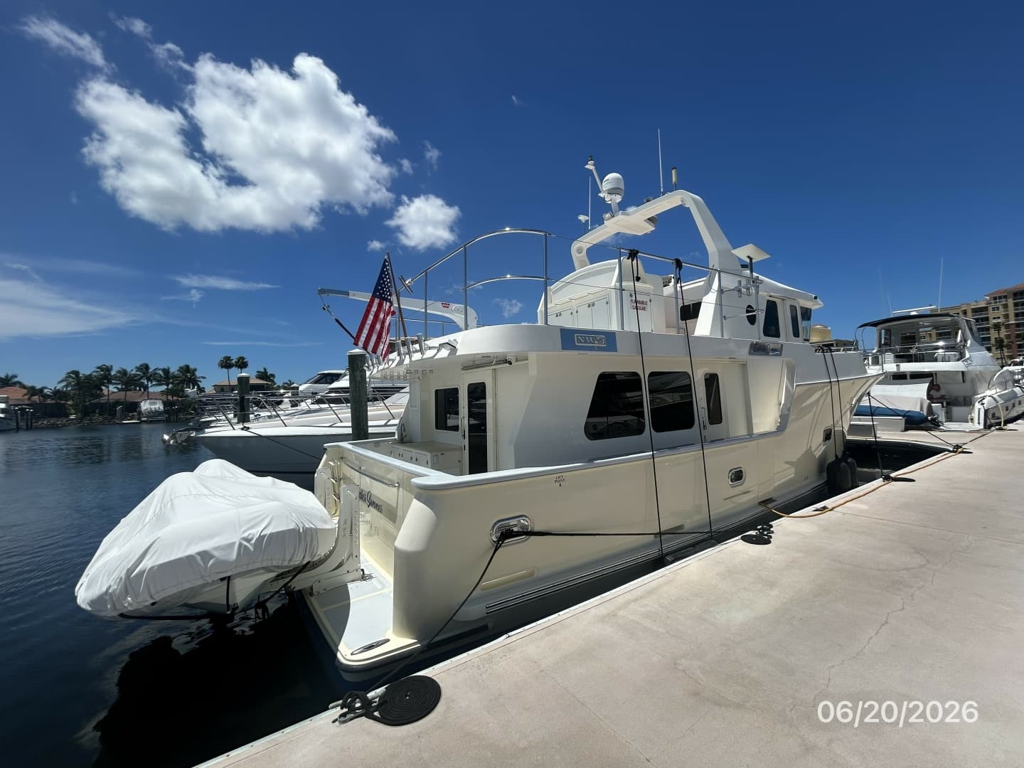 45' Northwest starboard aft profile