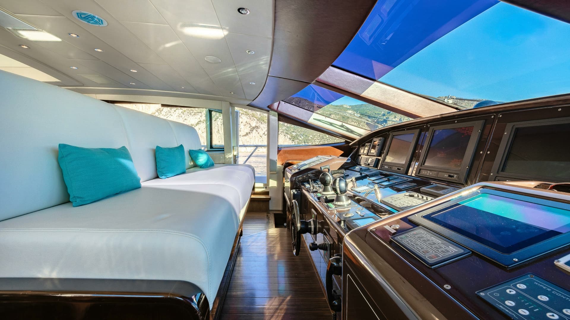 2007 Overmarine Mangusta 130