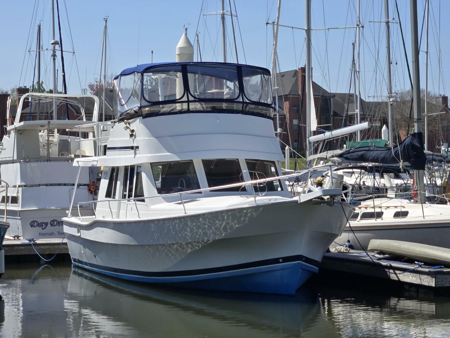 2001 Mainship 390