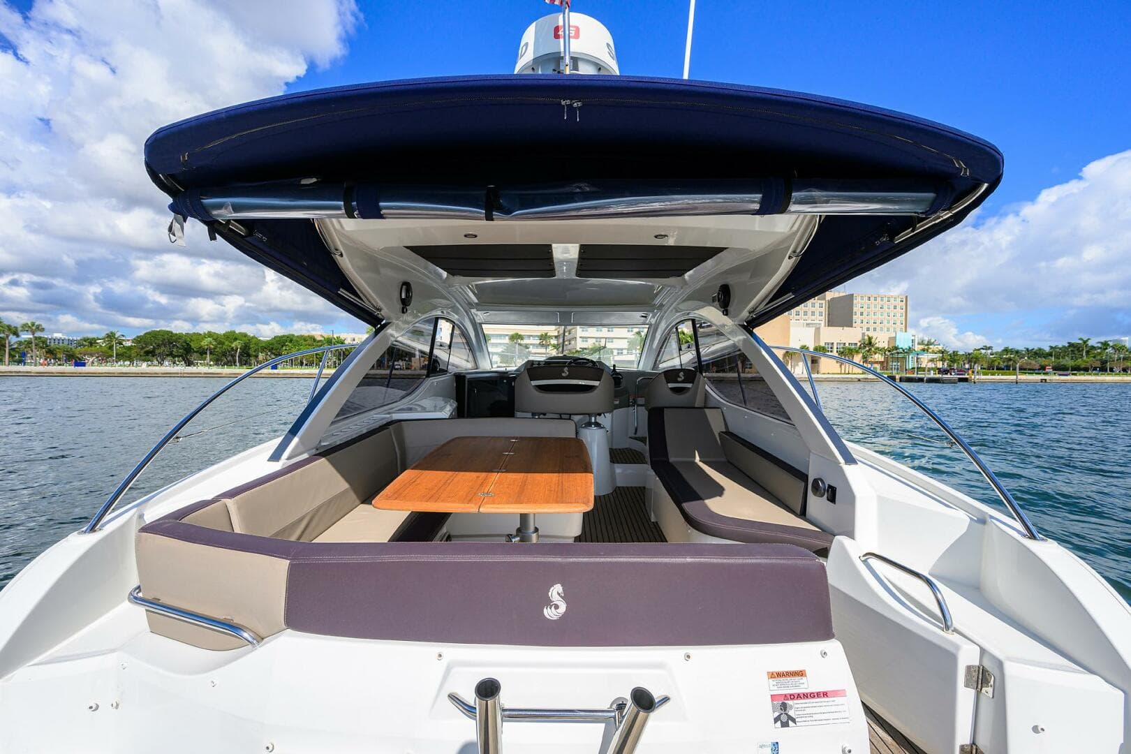 Beneteau 38 GT - Helm Deck Seating