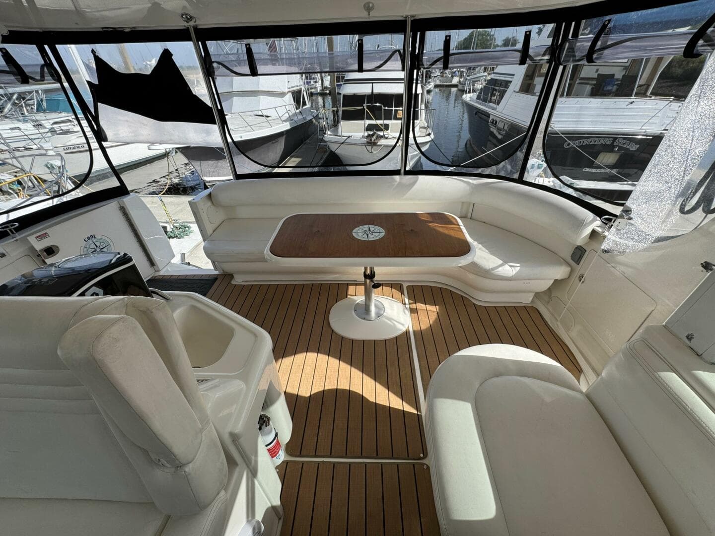 10 2004 Sea Ray 390 Aft Deck Dining Table