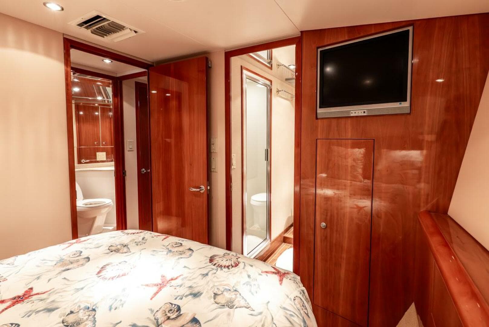 2005 Hatteras 50 Convertible