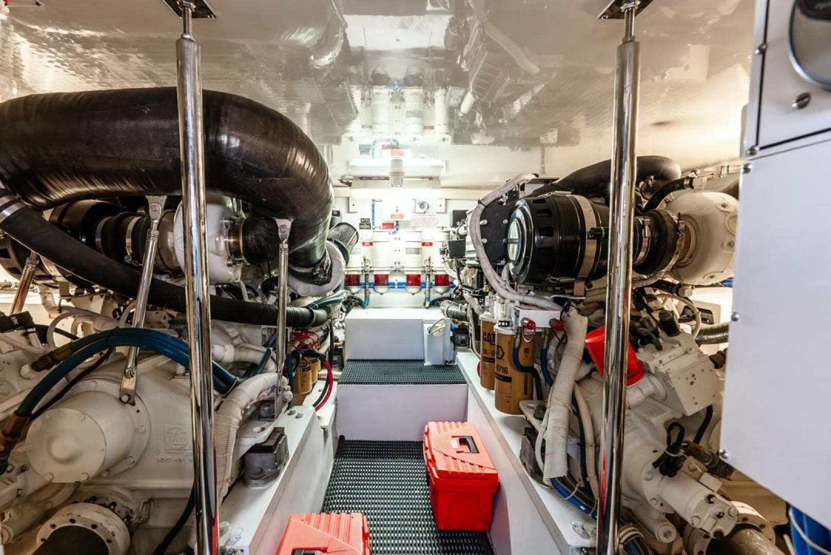 2005 Hatteras 50 Convertible