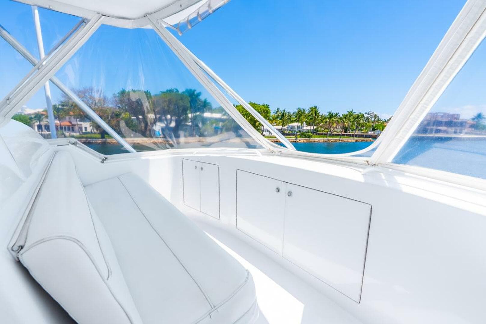 2005 Hatteras 50 Convertible