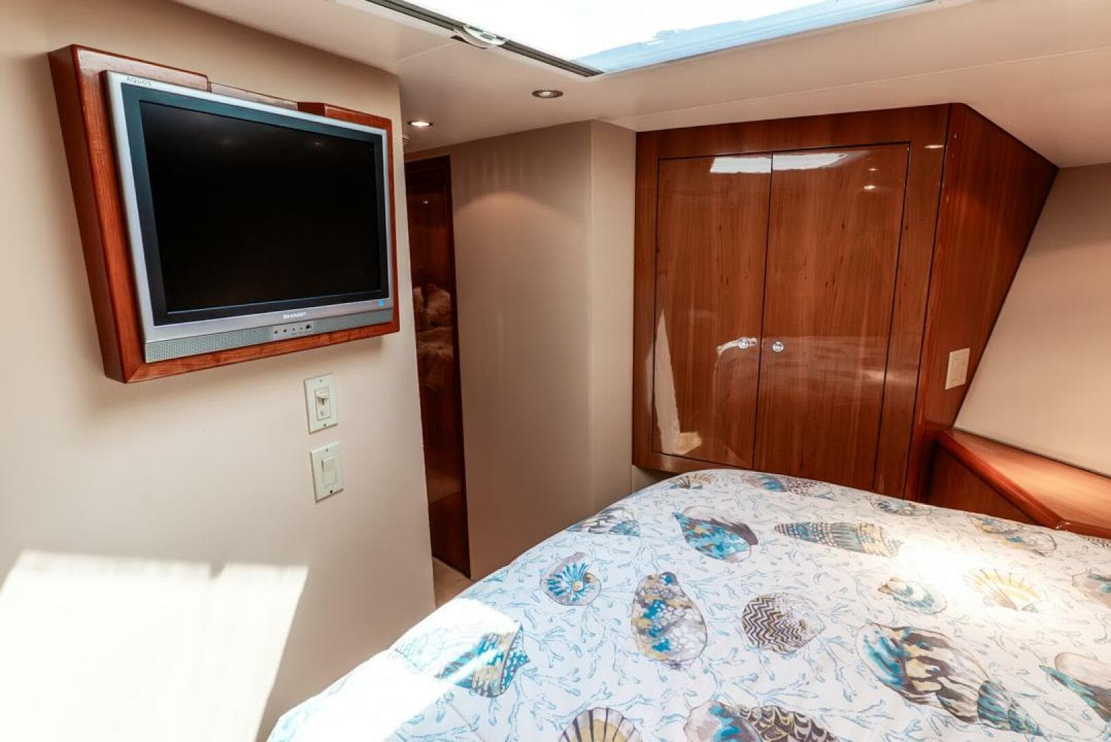 2005 Hatteras 50 Convertible