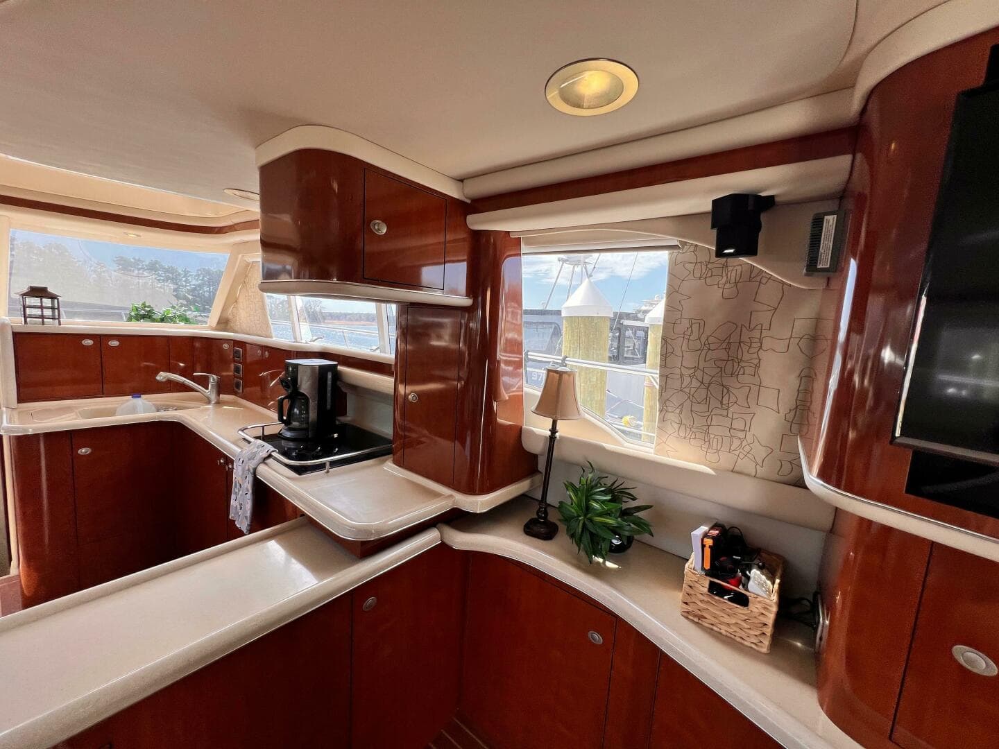 2004 Sea Ray 480 Sedan Bridge