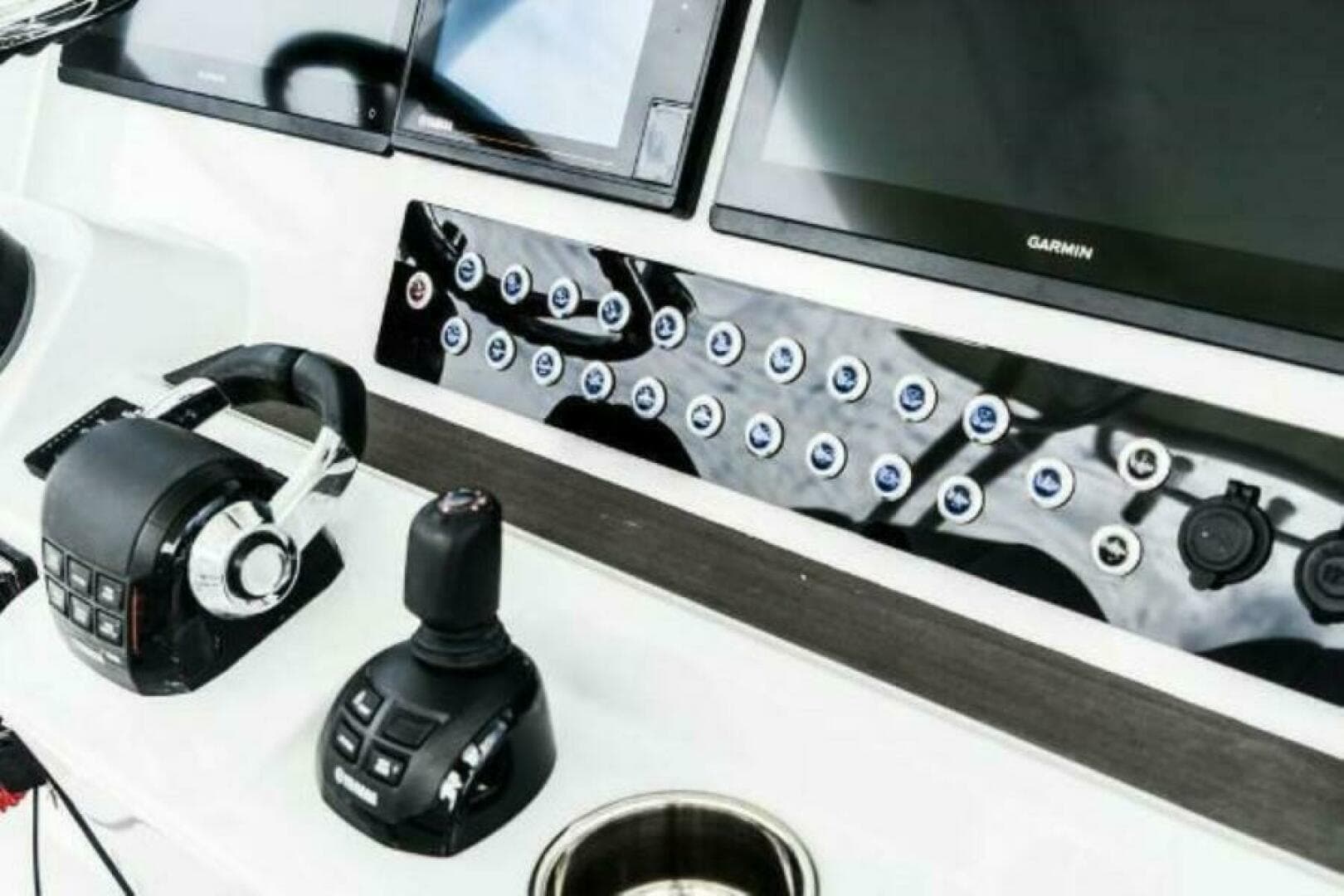 2025 Edgewater 340CC