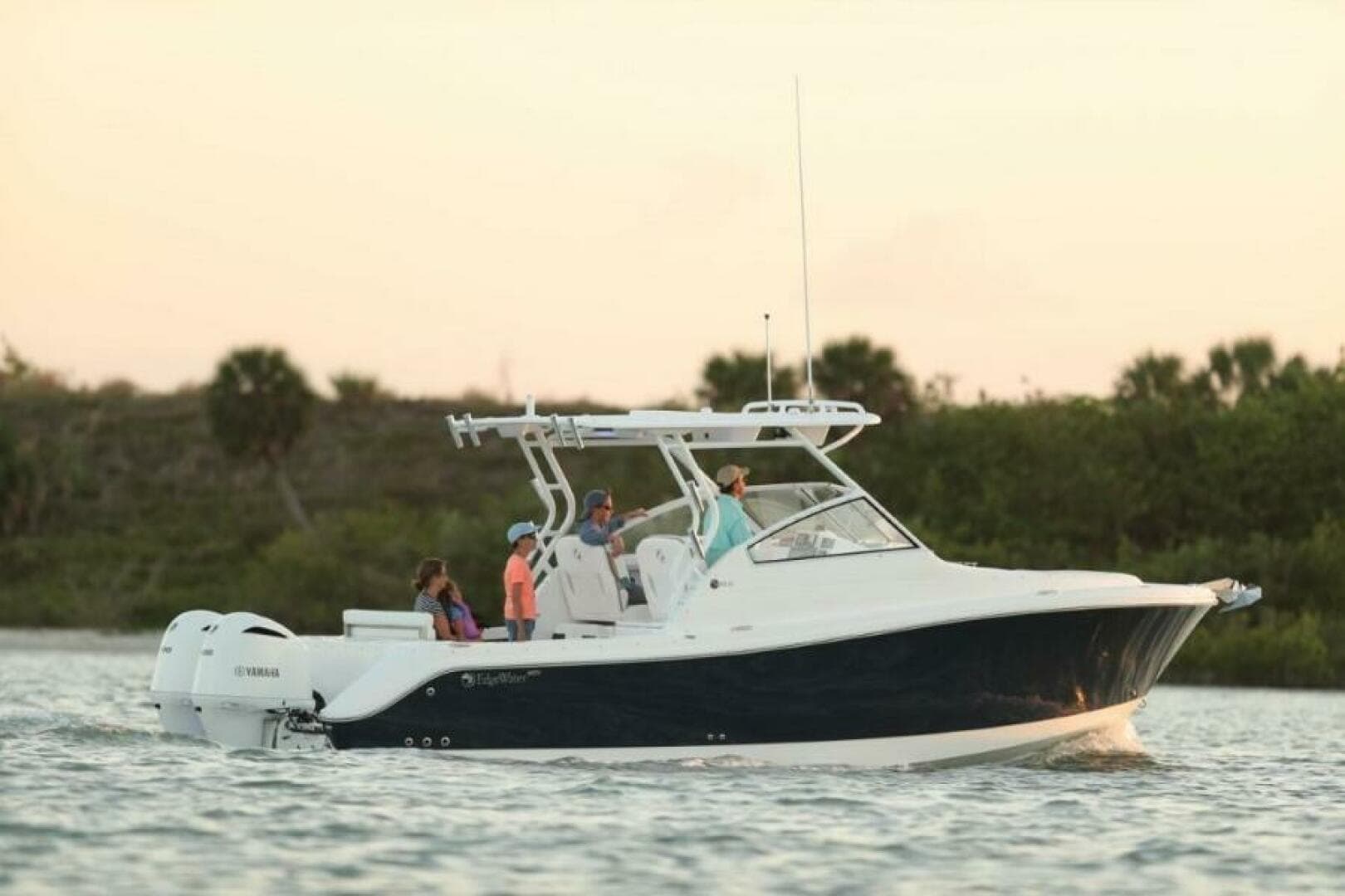 2025 Edgewater 280CX