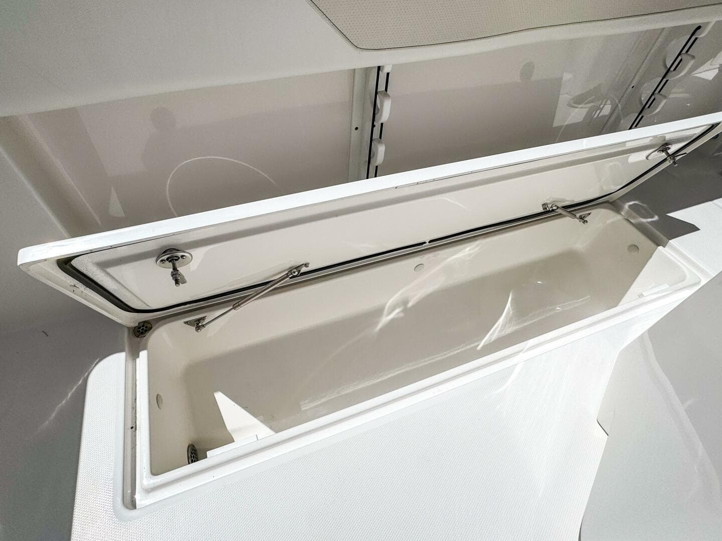 2025 Edgewater 262CC