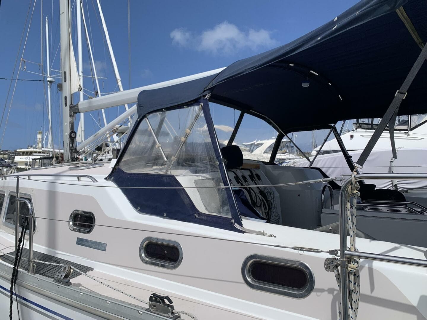 2007 Catalina Morgan 440 Deck Salon