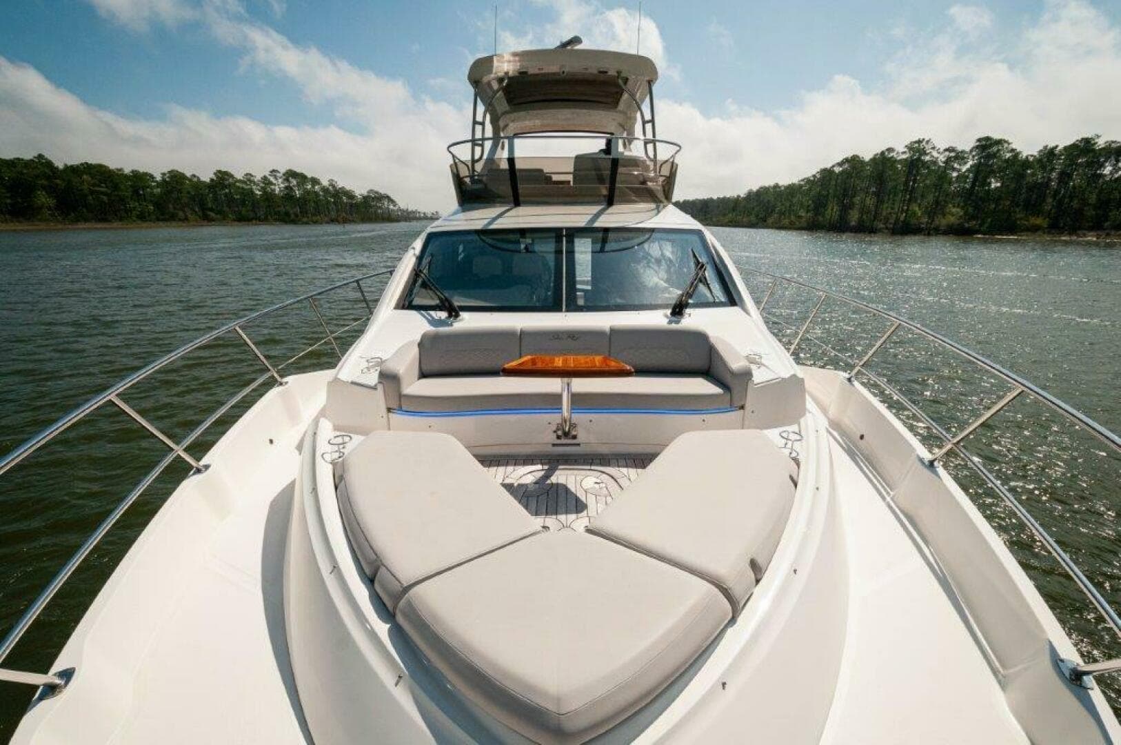 2018 Sea Ray L550 Flybridge-Bow 2