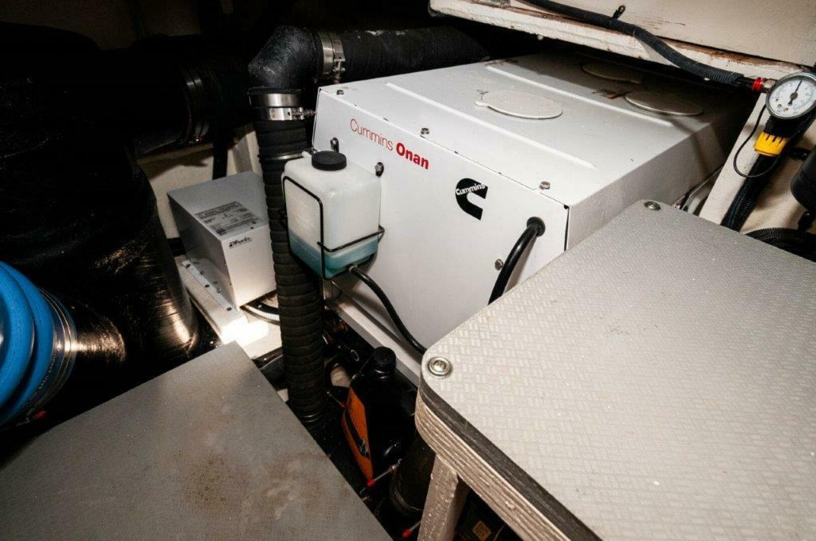 2018 Sea Ray L550 Flybridge-Generator