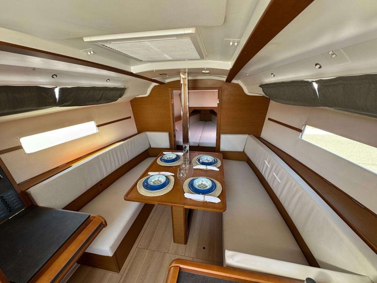 2020 Jeanneau Sun Odyssey 349